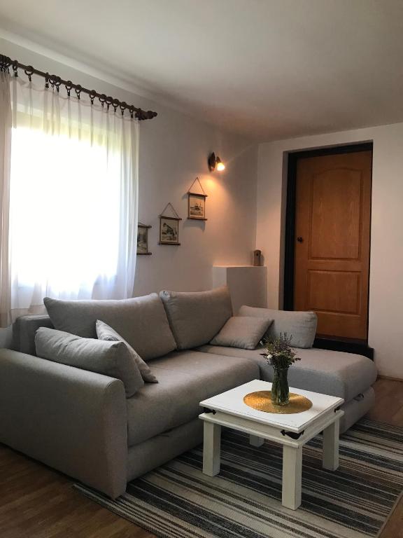 Apartman Jovana, Šljivovica