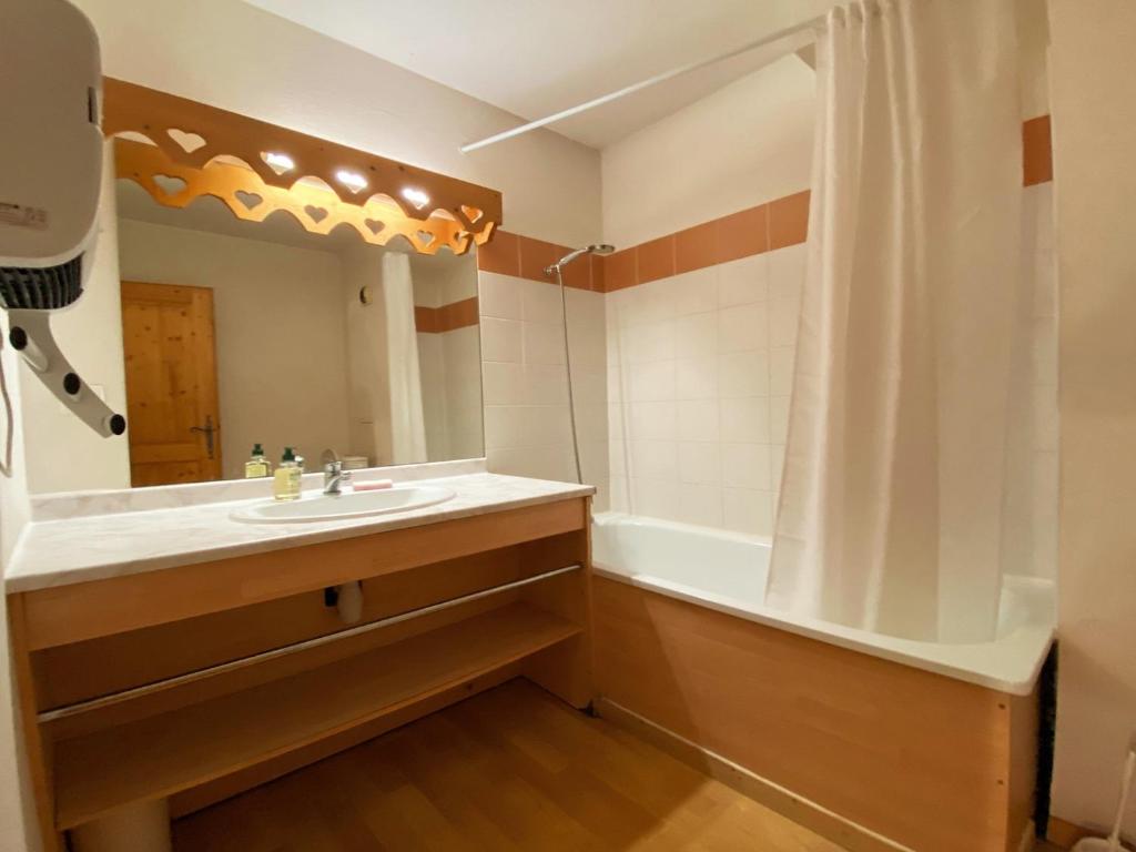 Studio avec vue montagnes et piscines, animaux acceptés - FR-1-624-108 - 5