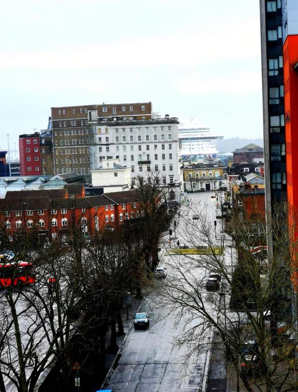 Southampton City Centre Penthouse, Southampton