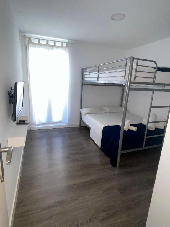2 Bedroom Apartment Benalmadena - 4