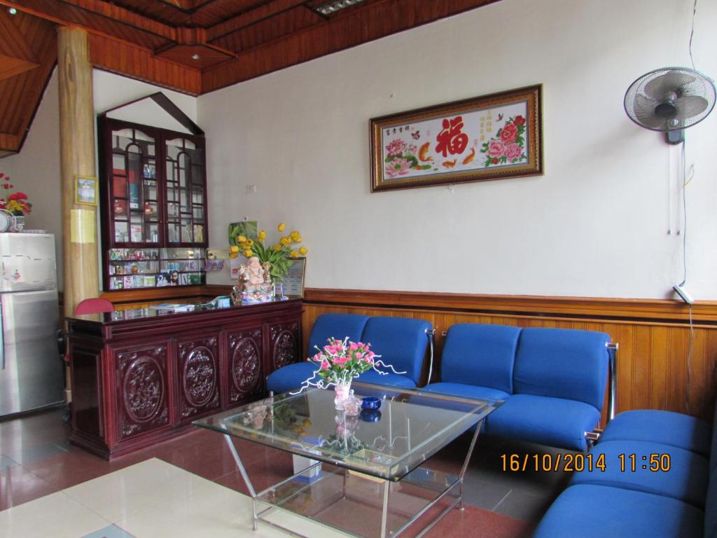 Shared lounge/TV area