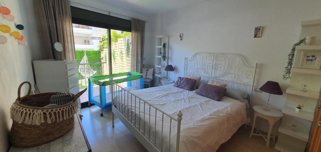 Apartamento con jardín y piscina - 5
