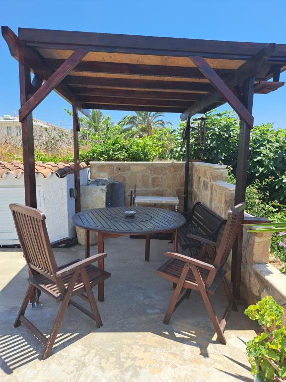 Peaceful semi detached house with private pool near the sea photo
