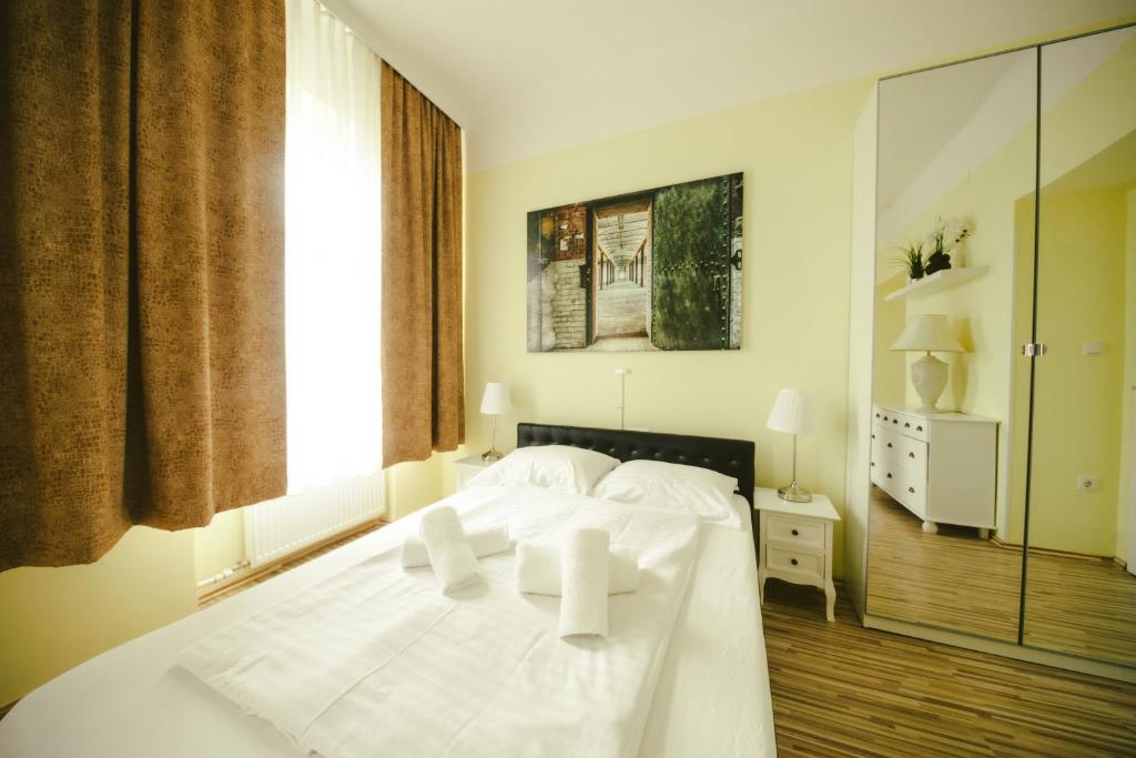 Hotel California photo