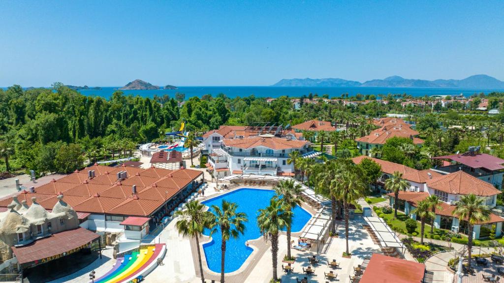 Lykia Botanika Beach Fun &amp; Club - All Inclusive — Hotel in Fethiye