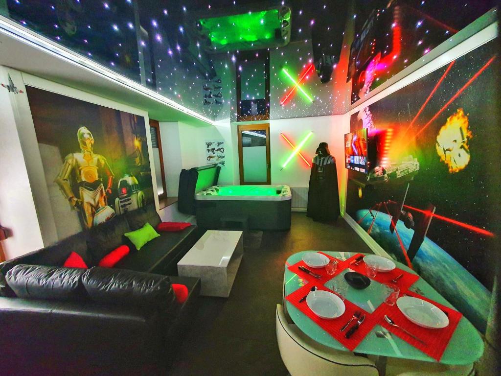 GALAXY SPA-4 Pers-Jacuzzi-Insolite-Parking-Jardin-Clim-Colmar, Holtzwihr