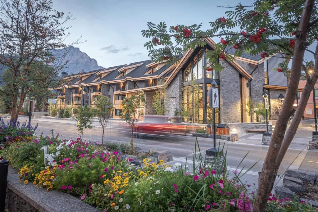 Peaks Hotel and Suites, hotel in Banff
