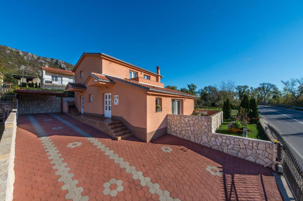 Apartment Yasmin, Bribir