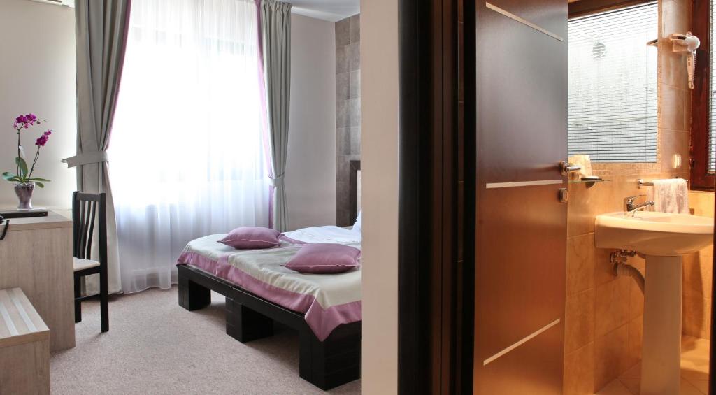 Garni Hotel Vozarev photo