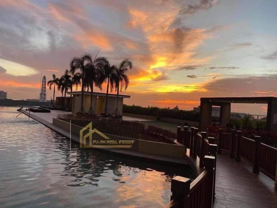 Breeze residence — Hotel in Manila