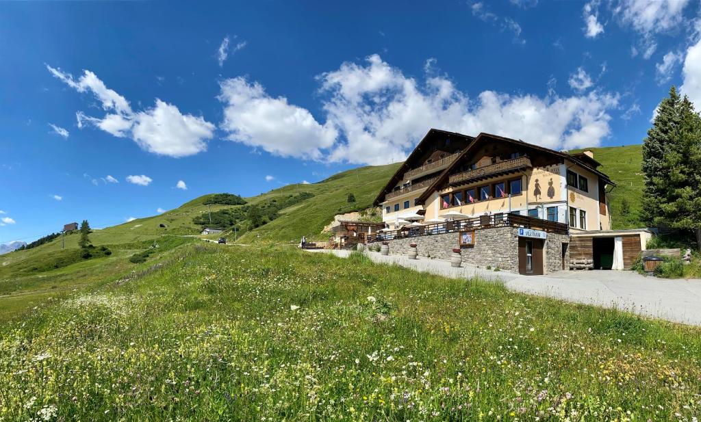 Hotel Salastrains — Hotel in Saint Moritz