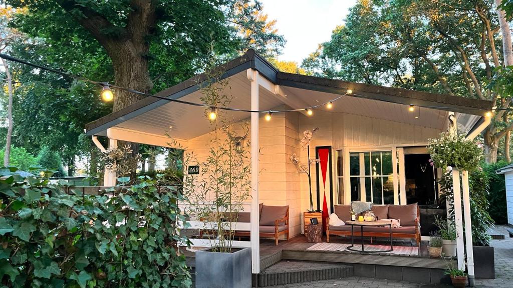 Het Verwende Nest met privé hottub & Barrel sauna, Voorthuizen