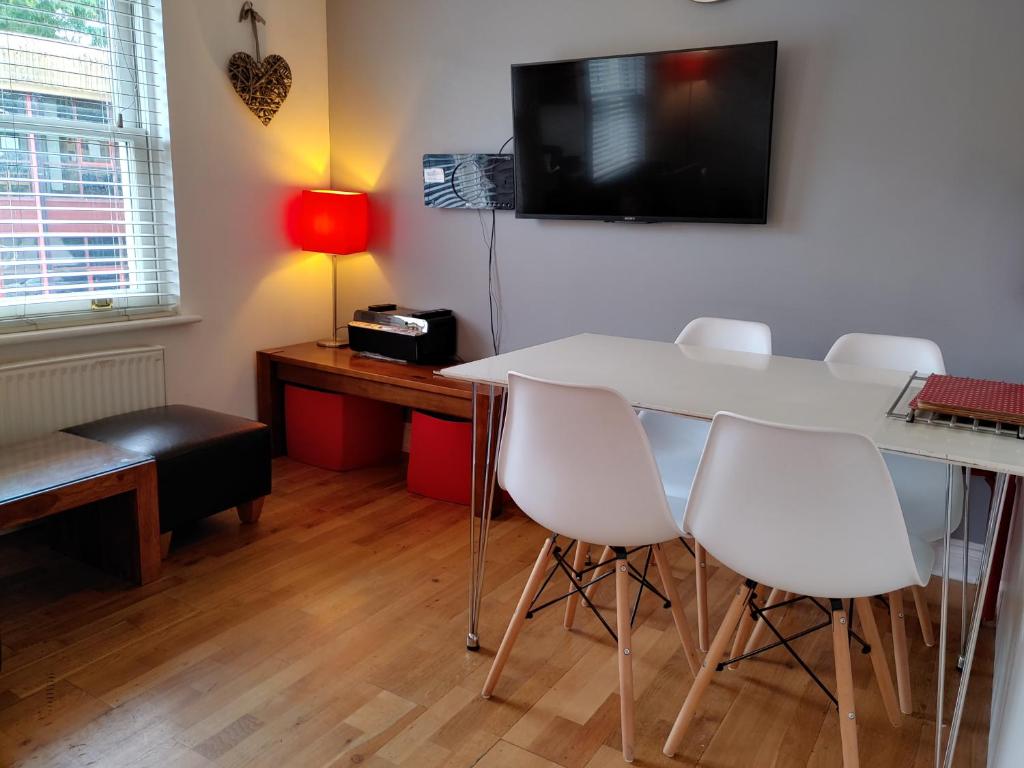 The Bath House Apartments - Free 1st breakfast - FREE parking 전경
