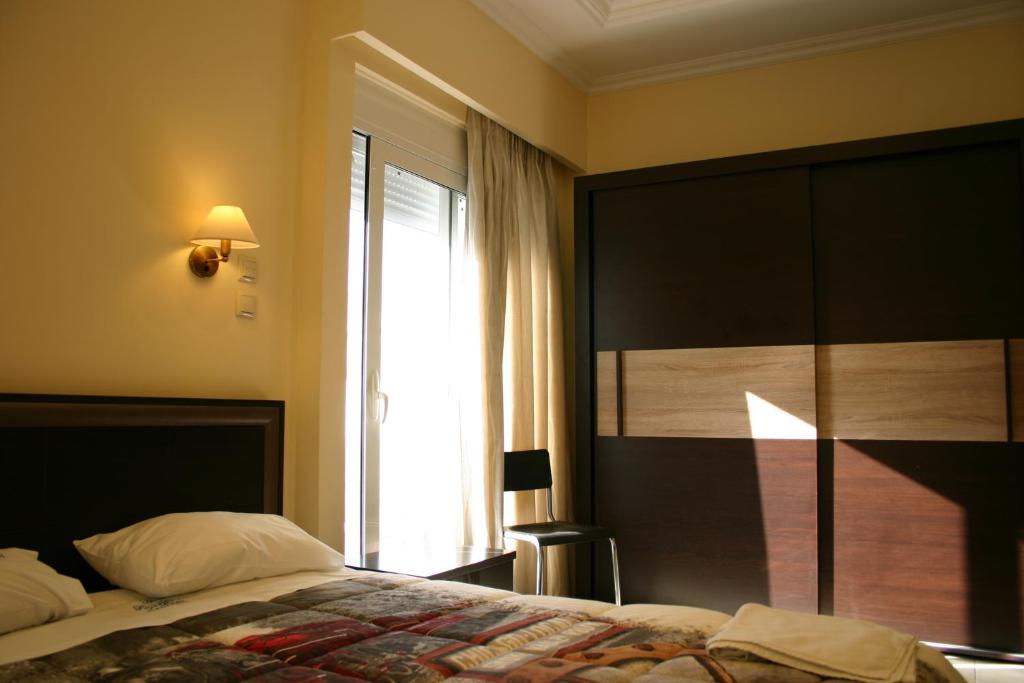 Petit Palais Hotel — Pokoje in Loutraki, Peloponez