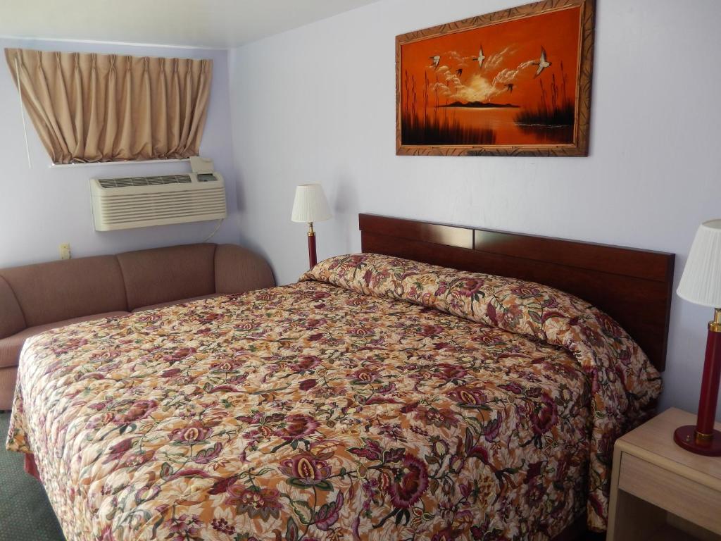 Townsman Motel photo