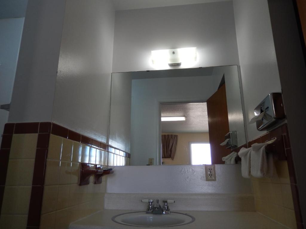 Townsman Motel photo