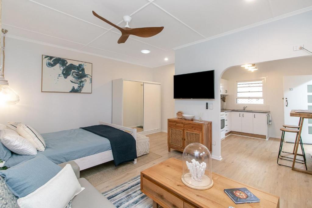Snapper Rocks Studio Number 10 - Wi-Fi Included — Hotel in Tweed Heads