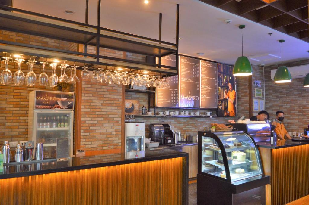 Carlosta Hotel coffee shop