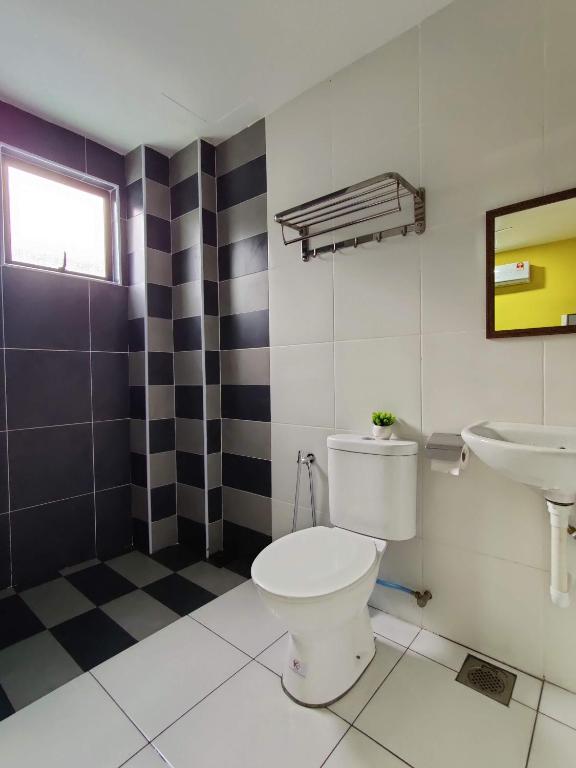 KT's Homestay-- Corner Unit - Manhattan Ipoh with Water Park for 6-9 Pax photo