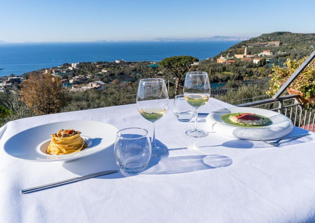 Terrazza Iride — Hotel in Massa Lubrense