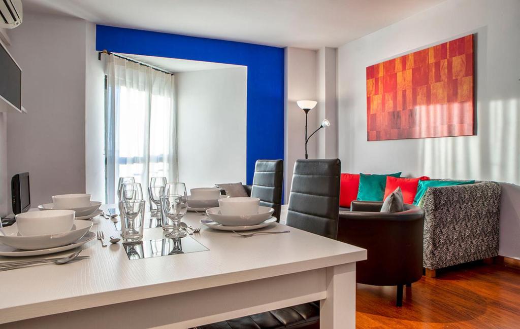 Apartamento 4 dormitorios y 3 balcones - Sevilla Centro - 2