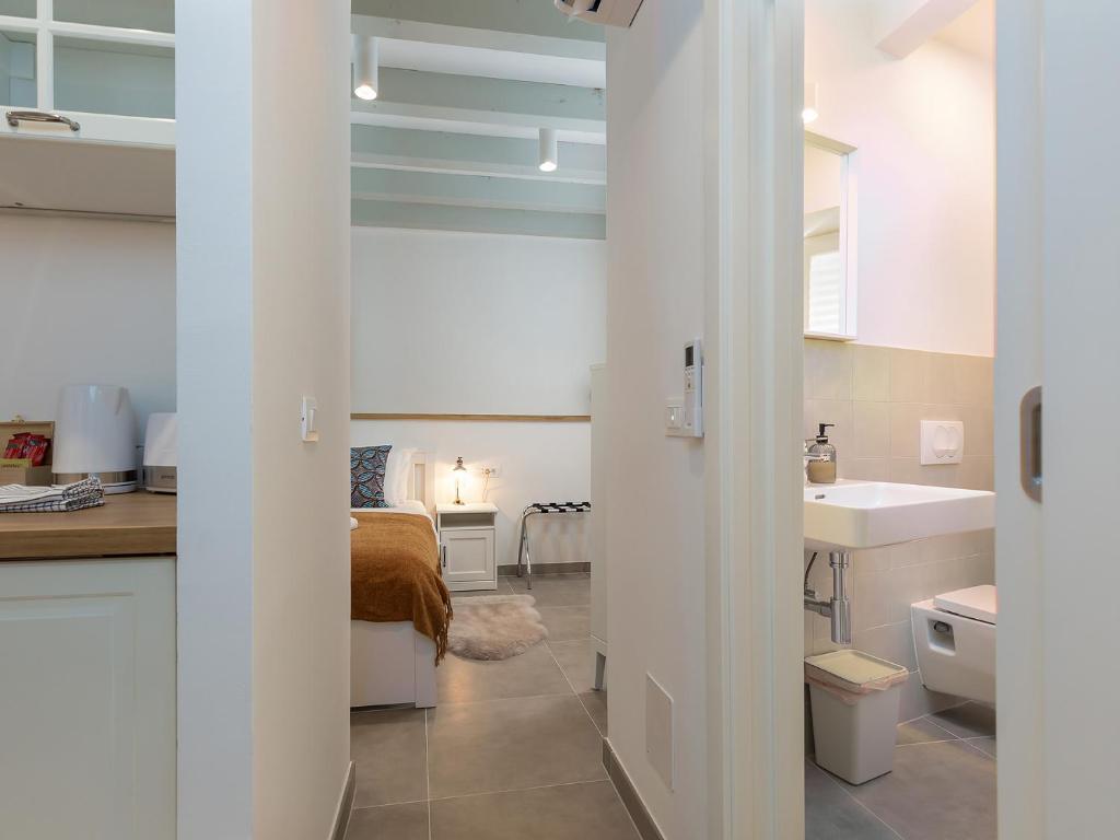 Cozy Montalbano Studios by Irundo photo