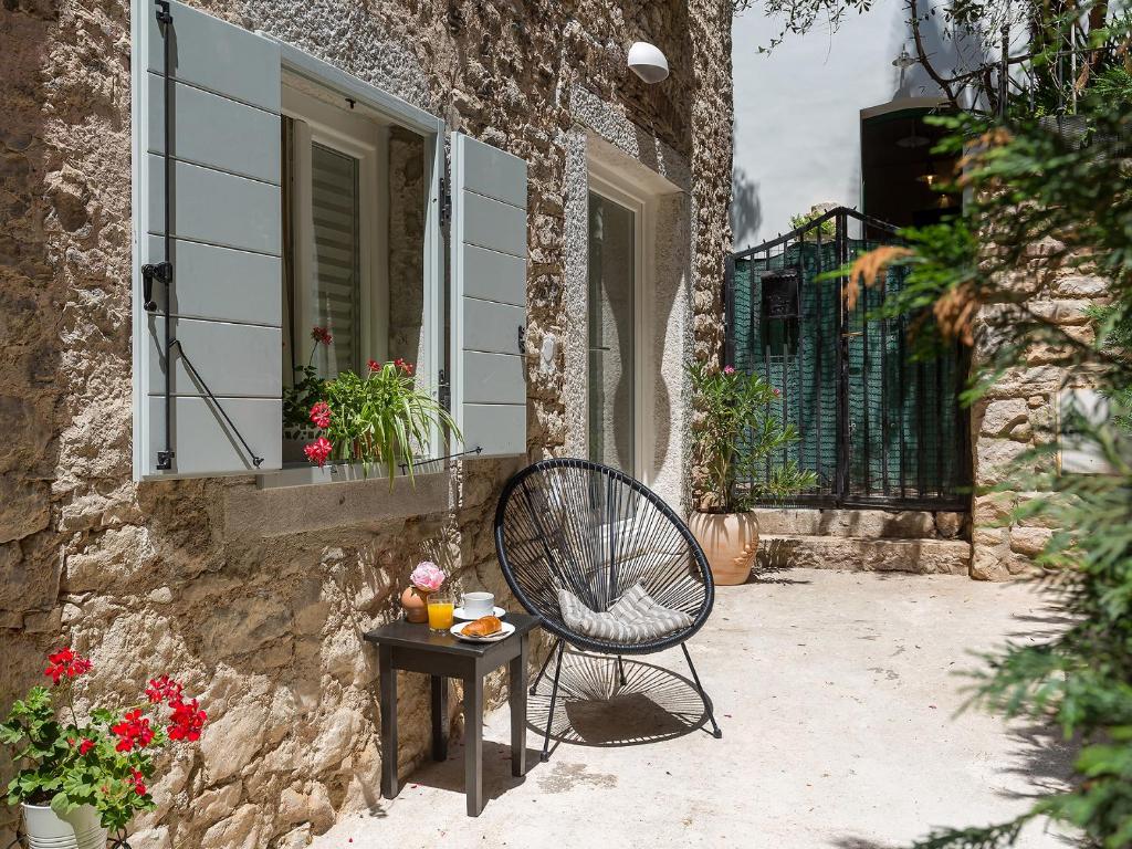 Cozy Montalbano Studios by Irundo photo