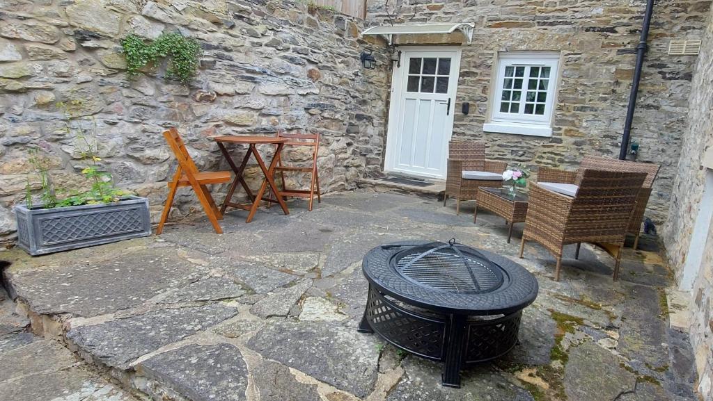 Puzzle Cottage, Quirky Dales Cottage for 2 photo 4