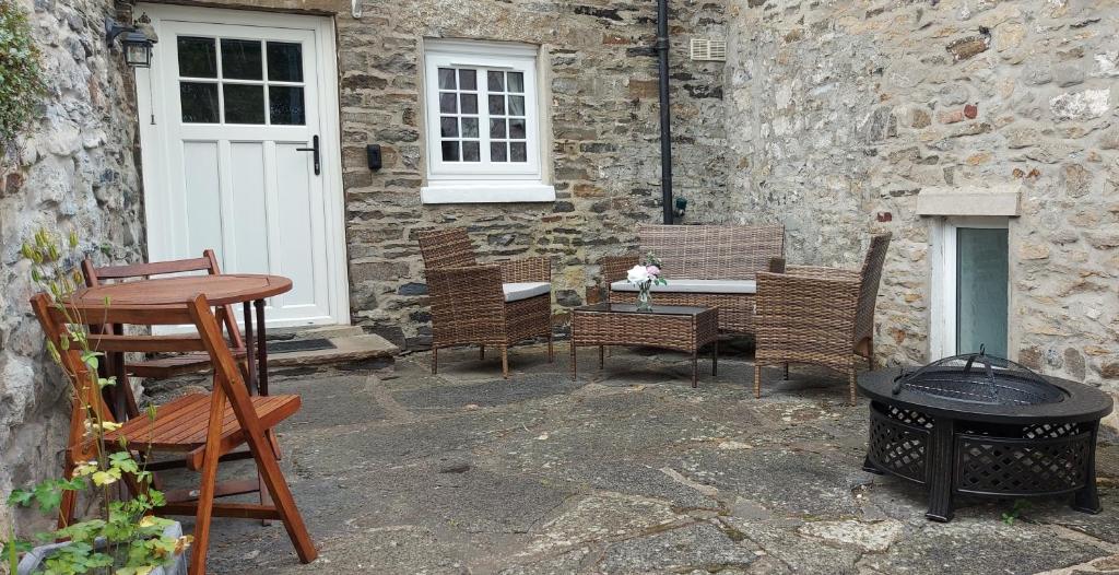 Puzzle Cottage, Quirky Dales Cottage for 2 photo 7