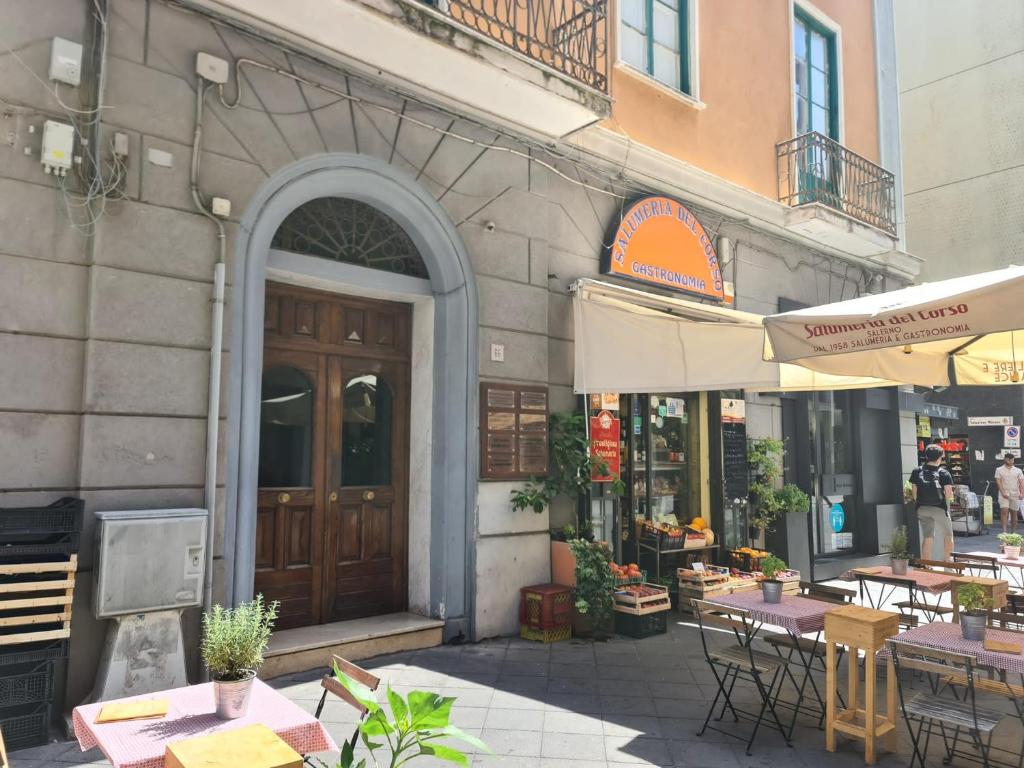Tredidenari B&amp;B — Hotel in Salerno