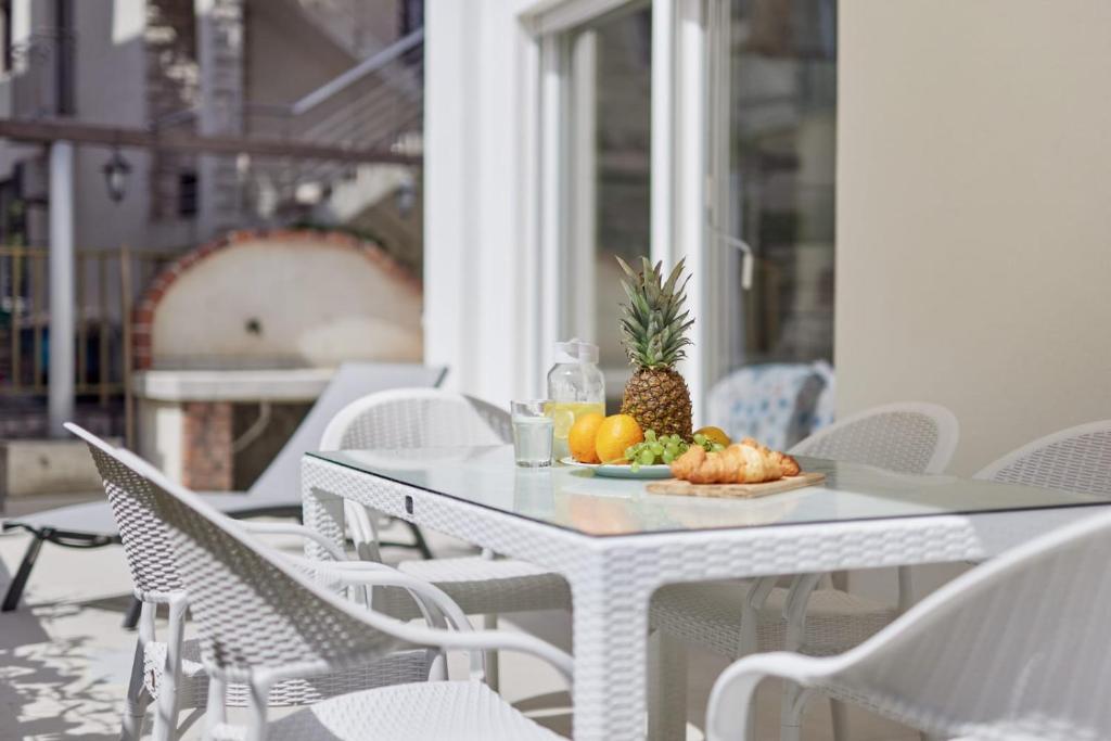 Petrovic apartmani — Hotel in Tivat