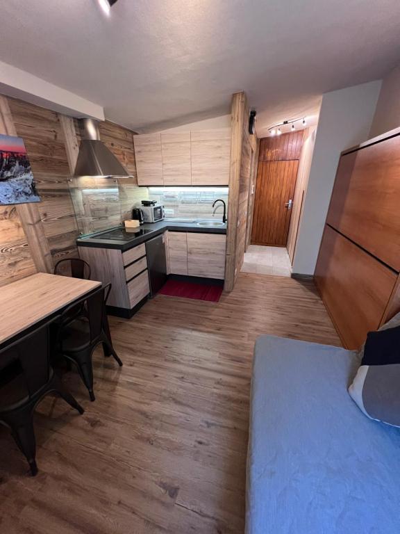 CASA CERVINIA SHUSS 2 - 2