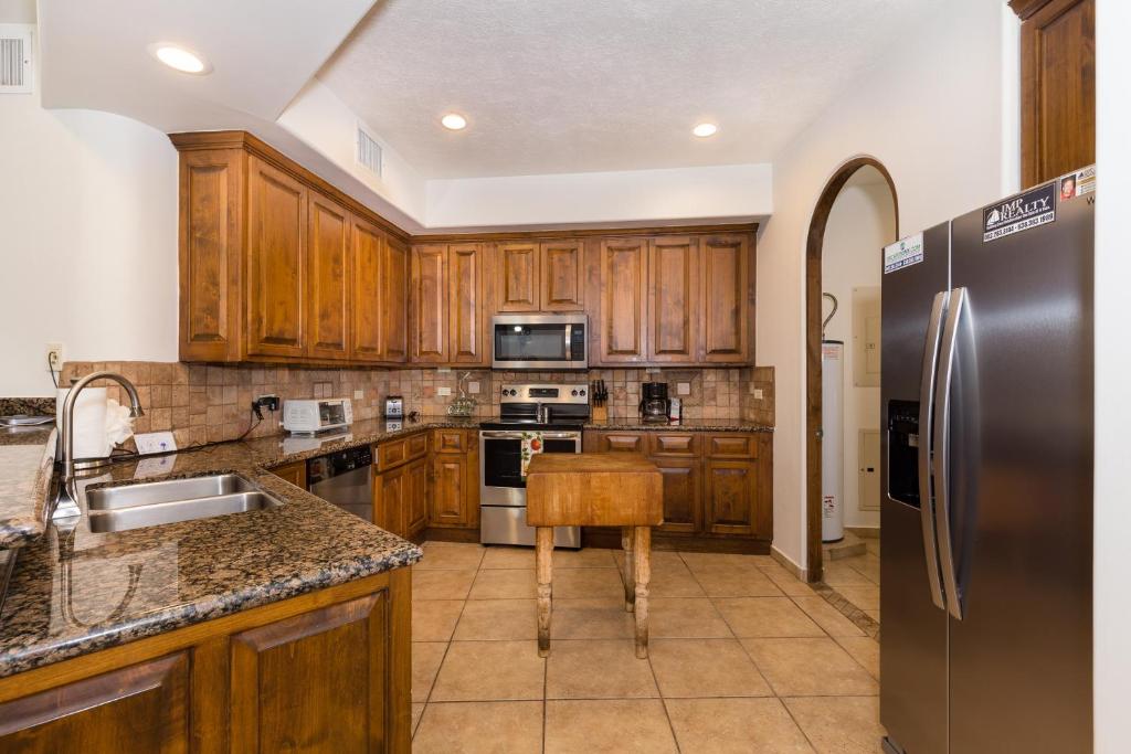Bella Sirena 601-B -Stylish Condo in Oceanfront Resort - 3