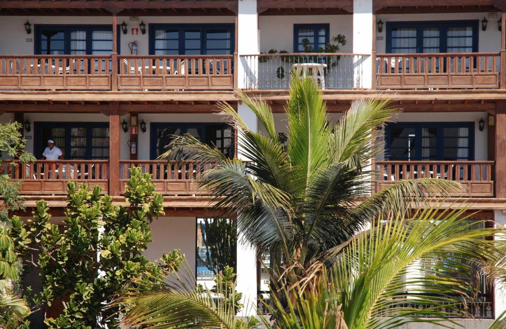Nazaret Mansion — Hotel building in Costa Teguise, Canary Islands
