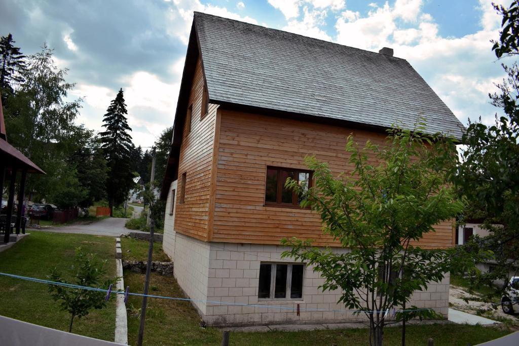 Srna Chalet - Rooms - 1