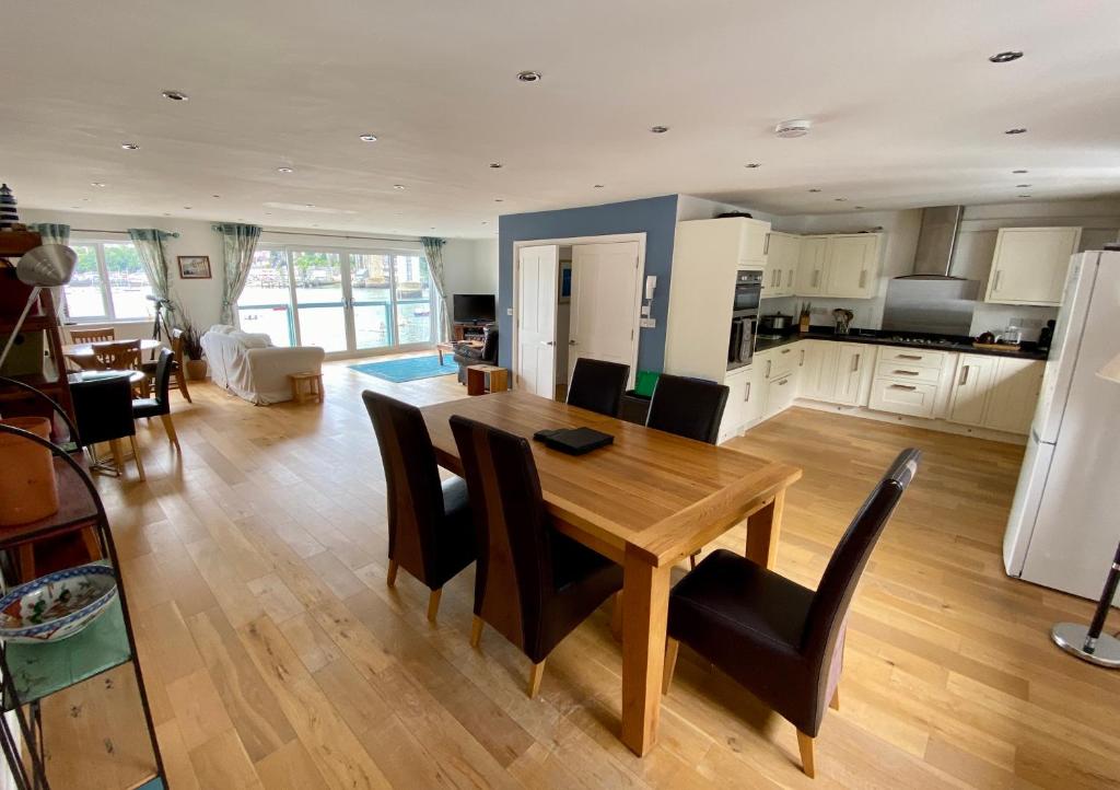 Tamar View (Plymouth Family Rental) - photo 4