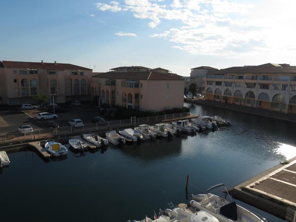 Studio cabine à Sète avec climatisation et parking, proche canal - FR-1-338-398 - 2