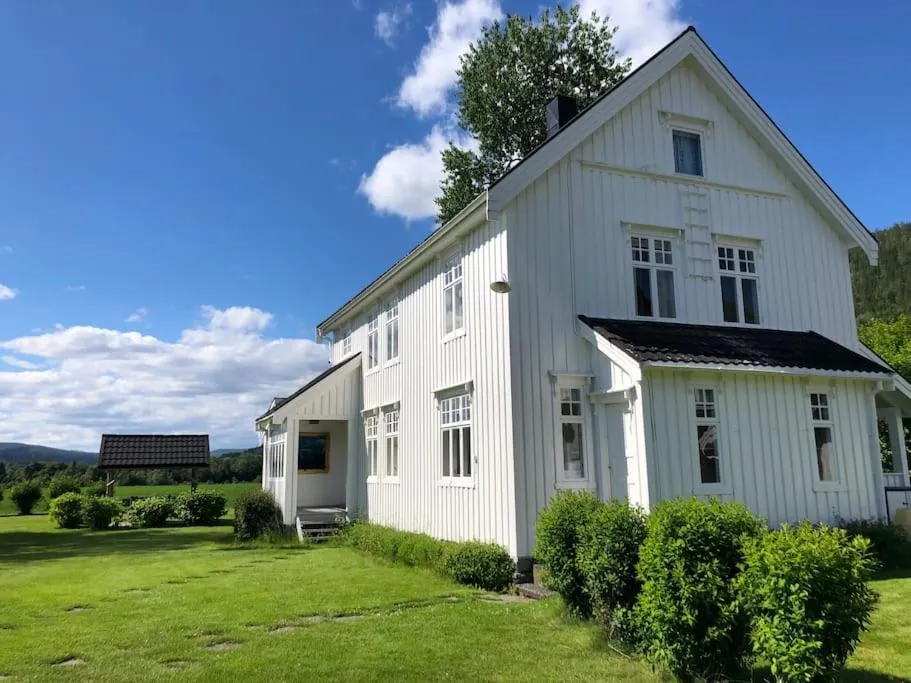 Holandsøya Gård, hotel in Holandsøya