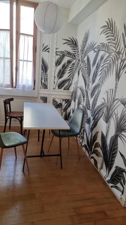PARLEMENT - 55M2 - 2 Chbres - Bail Mobilité ou Etudiant - 3
