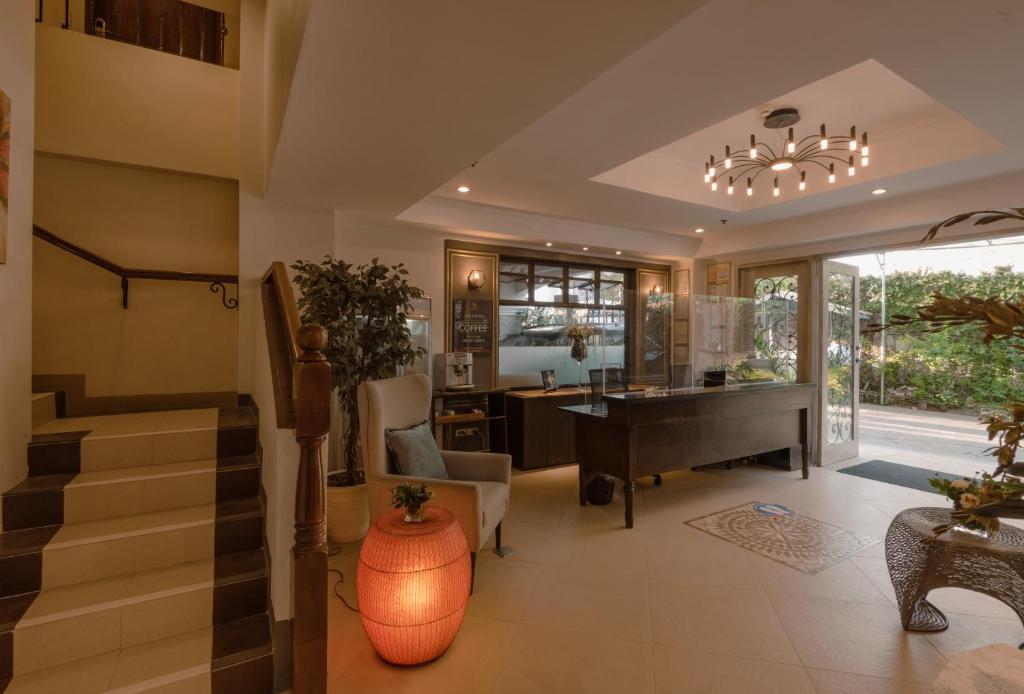 Lobby, Sta. Barbara Residence Hotel in Cebu