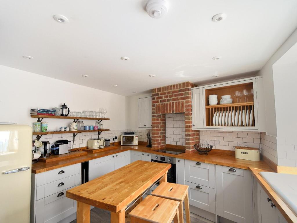 17 Mill Green, Lyme Regis photo 6