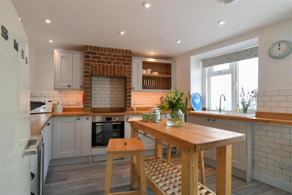17 Mill Green, Lyme Regis photo 3