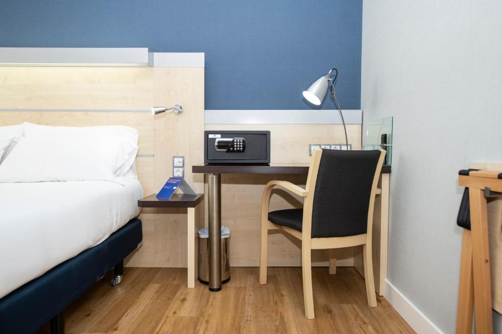 Holiday Inn Express Barcelona City 22@ photo