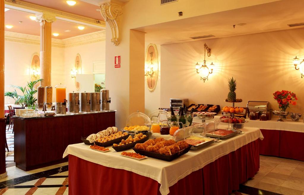 Food and beverages, Hotel Nouvel in Barcelona