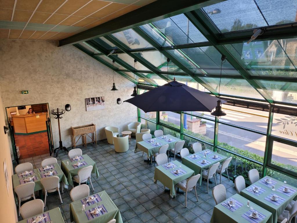 L'AUBERGE DE L'OLIVE, Dompierre-sur-Besbre