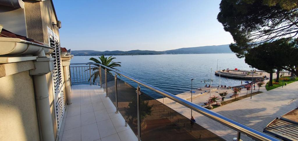 Penthouse by the Sea - 4
