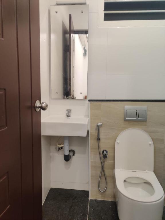 Pleasant one room with cooking space photo
