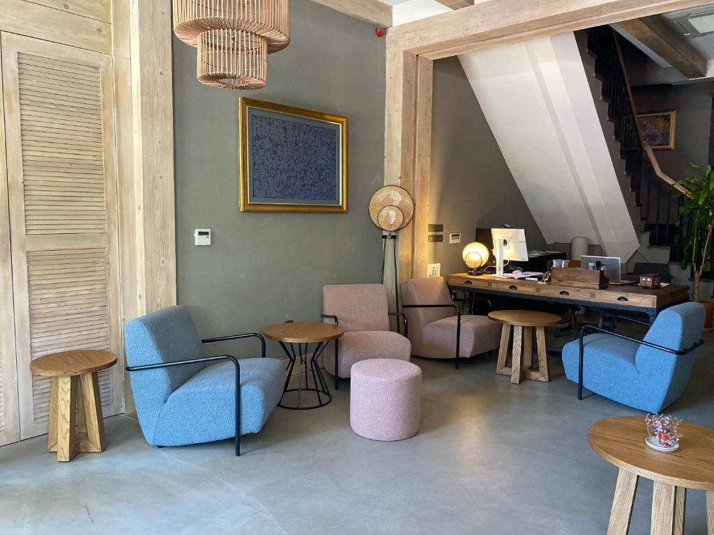 Petrion Hotel photo