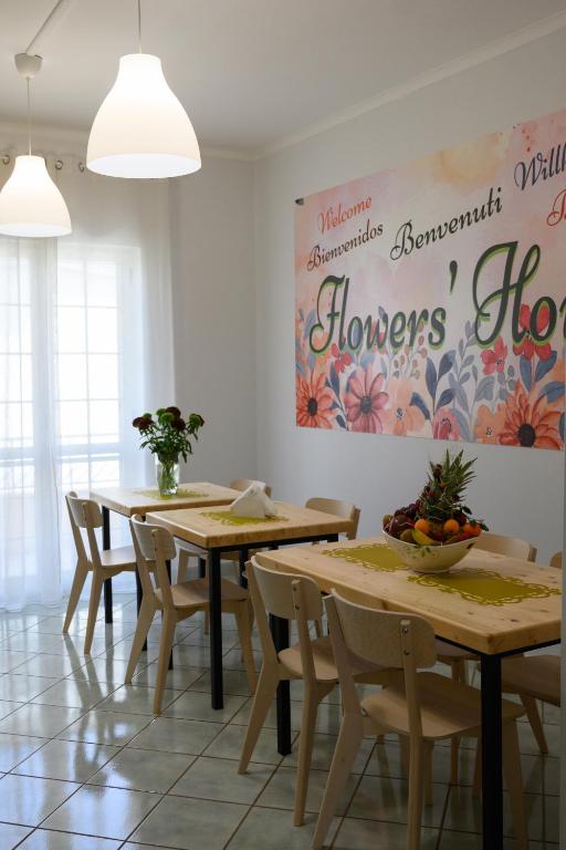Flowers' House - 2