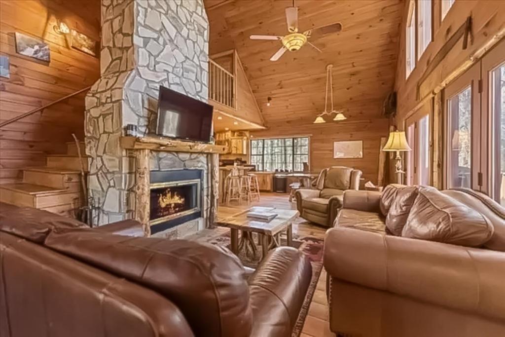 Mountain's Edge, Ellijay